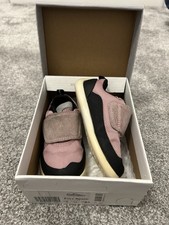 Clarks Girl’s Pink Trainers, Size 5 G, Play Spark, Hook & Loop, Black, Boxed 