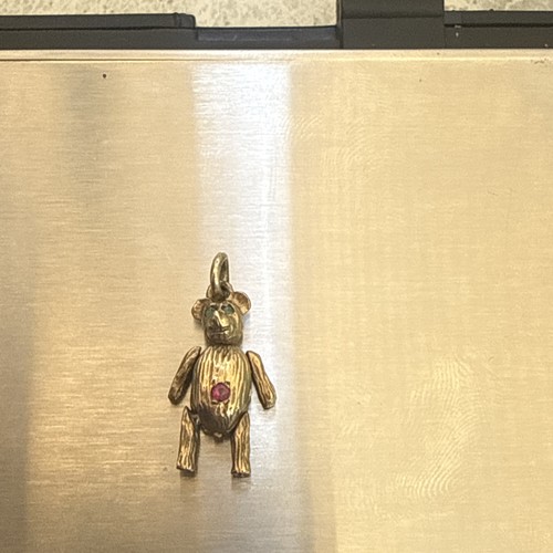 9ct gold charm - 375,
