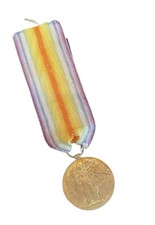 First World War Victory Medal Named To 2. Lieut. F. D. Grundy.