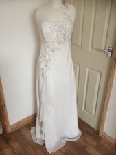 UK10 Stunning Long White Debut