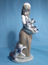 LLADRO - "FOLLOWING HER CATS" #1309 by Juan Huerta  9 1/4" (24cm) - RETIRED
