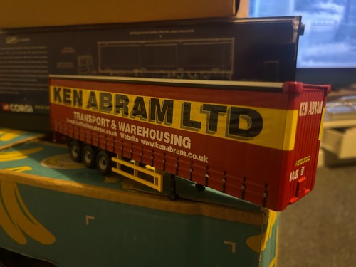 Corgi ken abram curtainside - corgi,