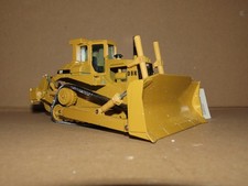 NZG Caterpillar 233 CAT D8L