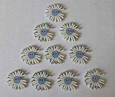 10 Flower Shape Daisy Buttons