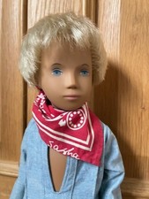 VINTAGE SASHA DOLL 70's  BLONDE GREGOR BLUE SUITLOOKING FOR NEW HOME