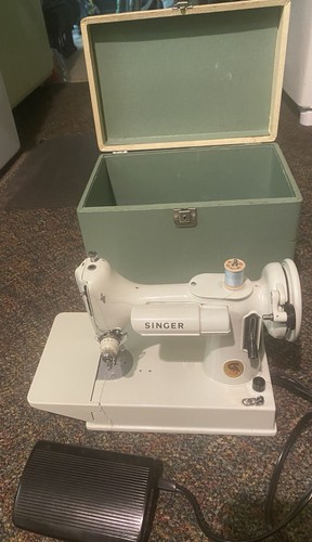 Singer featherweight model - singer,