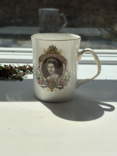 This vintage queen - is,