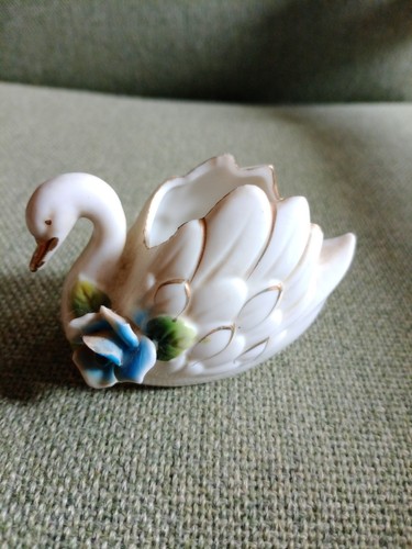Elegant swan post - elegant,