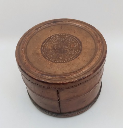Antique leather collar - antique, box