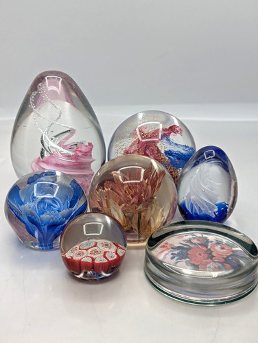 Vintage glass paperweight - 7x,