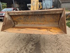 JCB SOIL BUCKET FRONT EDGE HAS HAD SOME WEAR BUT USABLE OTHERWISE SOLID