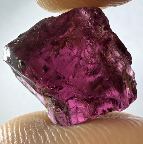 Natural purple garnet - 13.7,