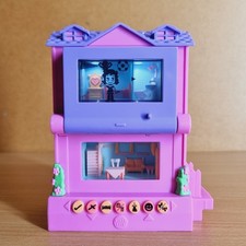 Pixel Chix 2 Story House /
