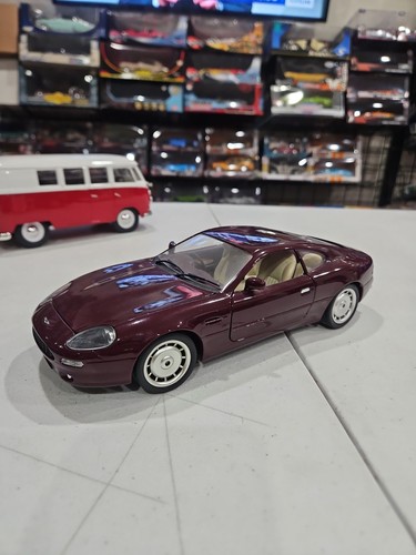 B100 guiloy aston martin - aston,