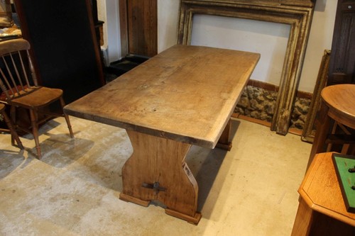 Table refectory farmhouse