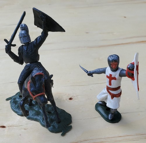 Vintage medieval plastic - 2,
