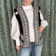 Vintage 70s Folk Feel