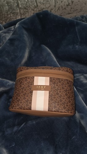 Dkny large make cosmetic - make, up