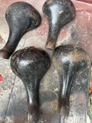 Set unmarked antique cast - set,