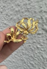 Vintage Gold Tone Lily Brooch