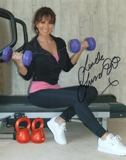 LINDA LUSARDI - Signed 10x8 Photograph - TV/MODEL - VARIOUS