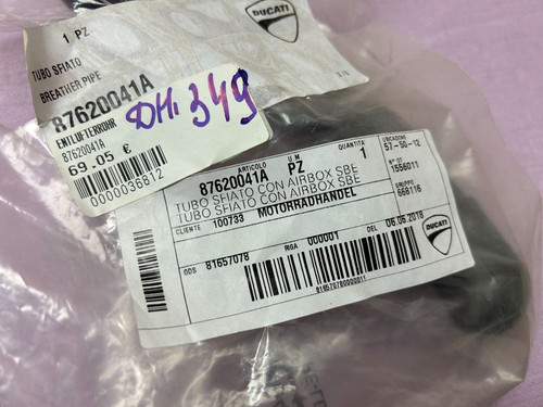 Breather pipe inlet 87620041a - breather, pipe,