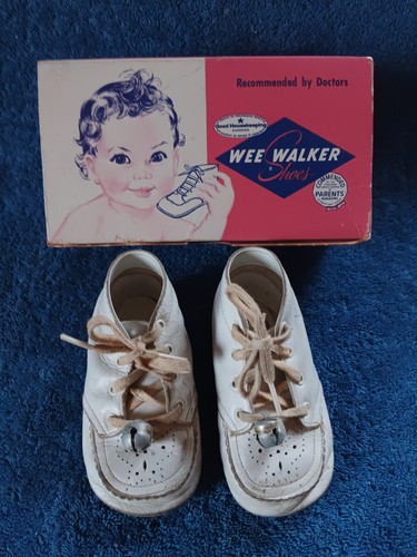 Vtg baby shoes bells - bells, wee