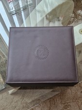 COLLECTOR’S BOX FOR 6