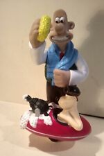 RARE  -WALLIS & GROMIT - WINDOW WASHING - CAR POLISH FIGURE - EUROMARK-HALFORDS