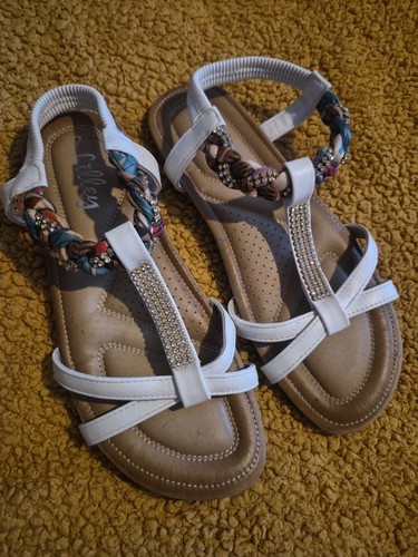 Ladies pretty sparkly sandals - pretty,