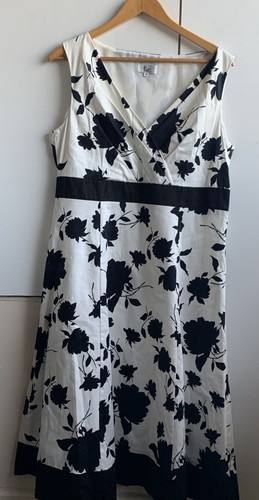 Klass size black white - klass,