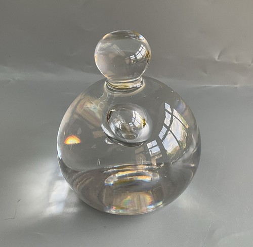 Heavy clear glass paperweight - heavy,