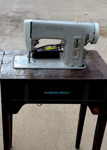 Vtg singer sewing machine - singer,
