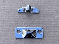 MGB ROADSTER / MIDGET & SPRITE WINDSCREEN FRAME BRACKETS FOR MIRROR CENTRE ROD