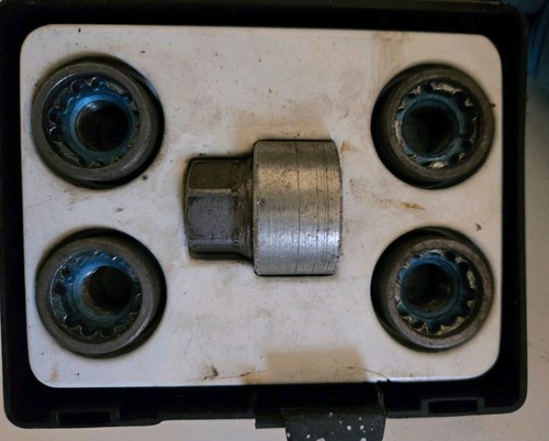Locking wheel nut - nut, vauxhall