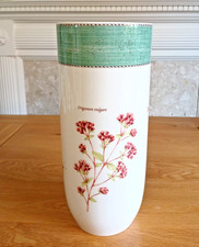 WEDGWOOD SARAH'S GARDEN  12" TALL VASE VERY GOOD CONDITION