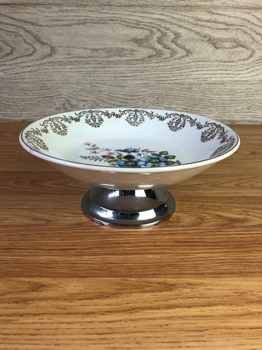 Vinatge hostess tableware cake - vinatge,