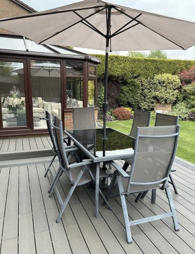 Large umbrella table with