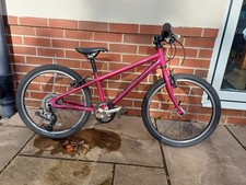 Islabikes Beinn 20 Unisex Kids.  Pink/Maroon Colour.