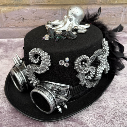 Stunning black silver - stunning,