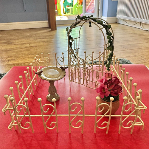 Dolls house garden - , arbor,
