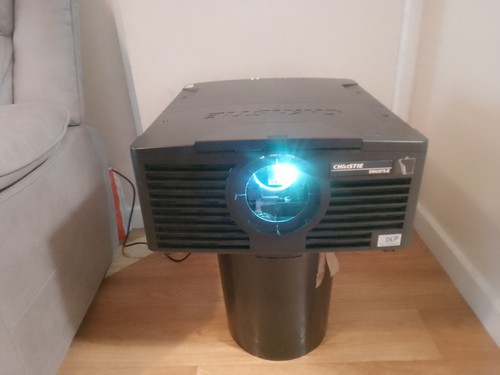Christie dwu675 projector - dwu675-e,