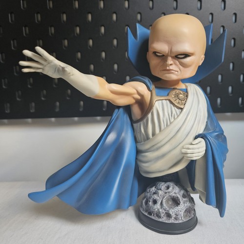 The watcher mini - mini-bust,