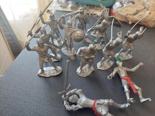 Timpo Knights 1:32  unpainted x 12