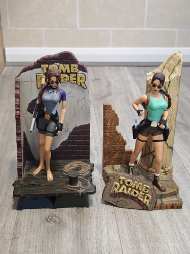Laura croft tomb - raider, figure