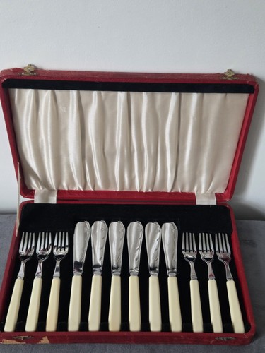 Faux bone fish - fish, knives