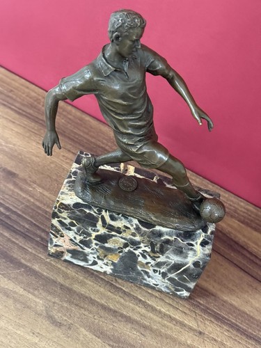 Bronze statue football - bronze,