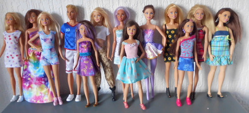 Barbie dolls fully dressed - ~,