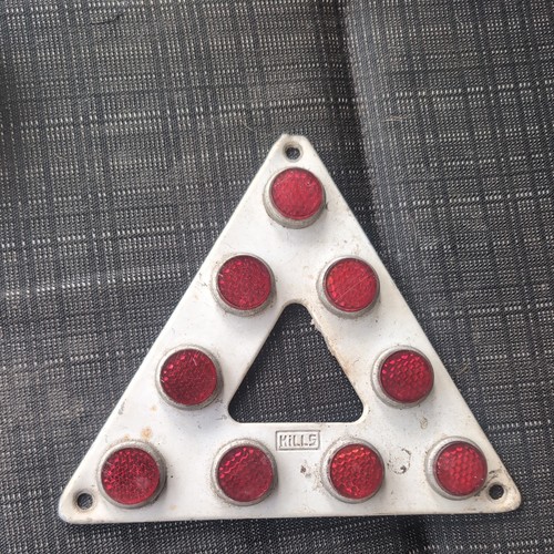 Hills rear triangle reflector - hills,