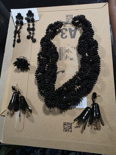 Black beaded jewellery set - beaded,